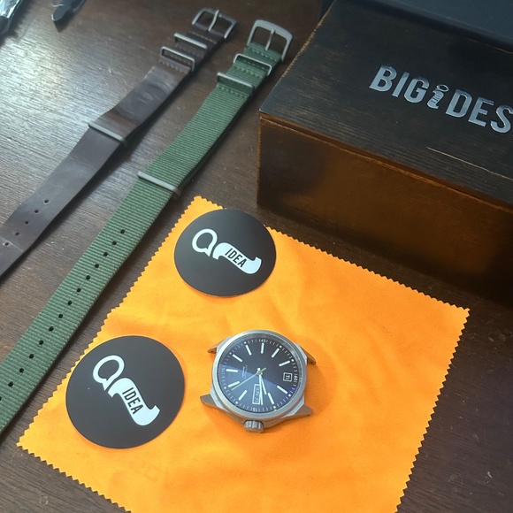 Big idea Design Titanium Field Watch Automatic - Picture 10 of 12